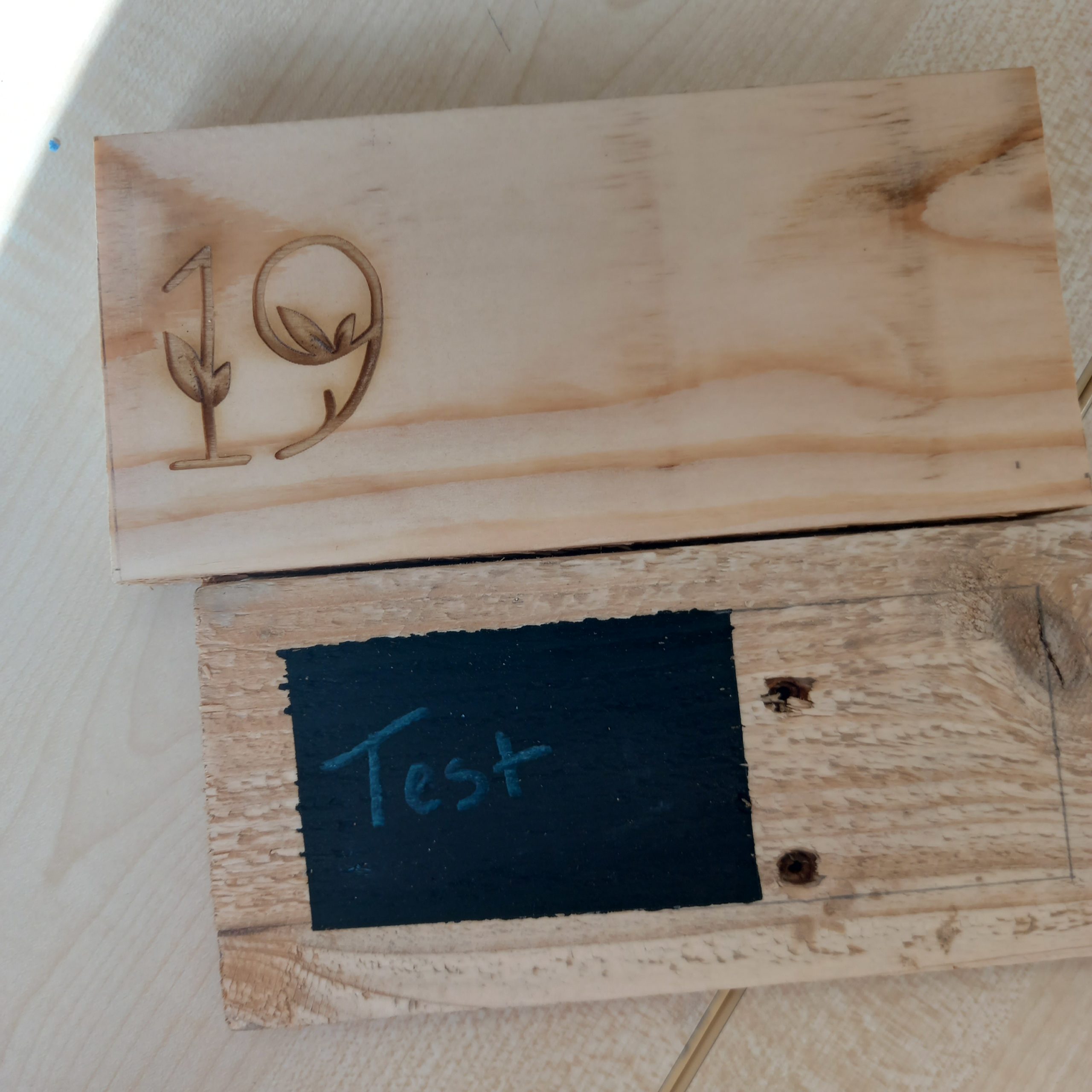 fablab la verriere montreuil test gravure laser palette peinture craie