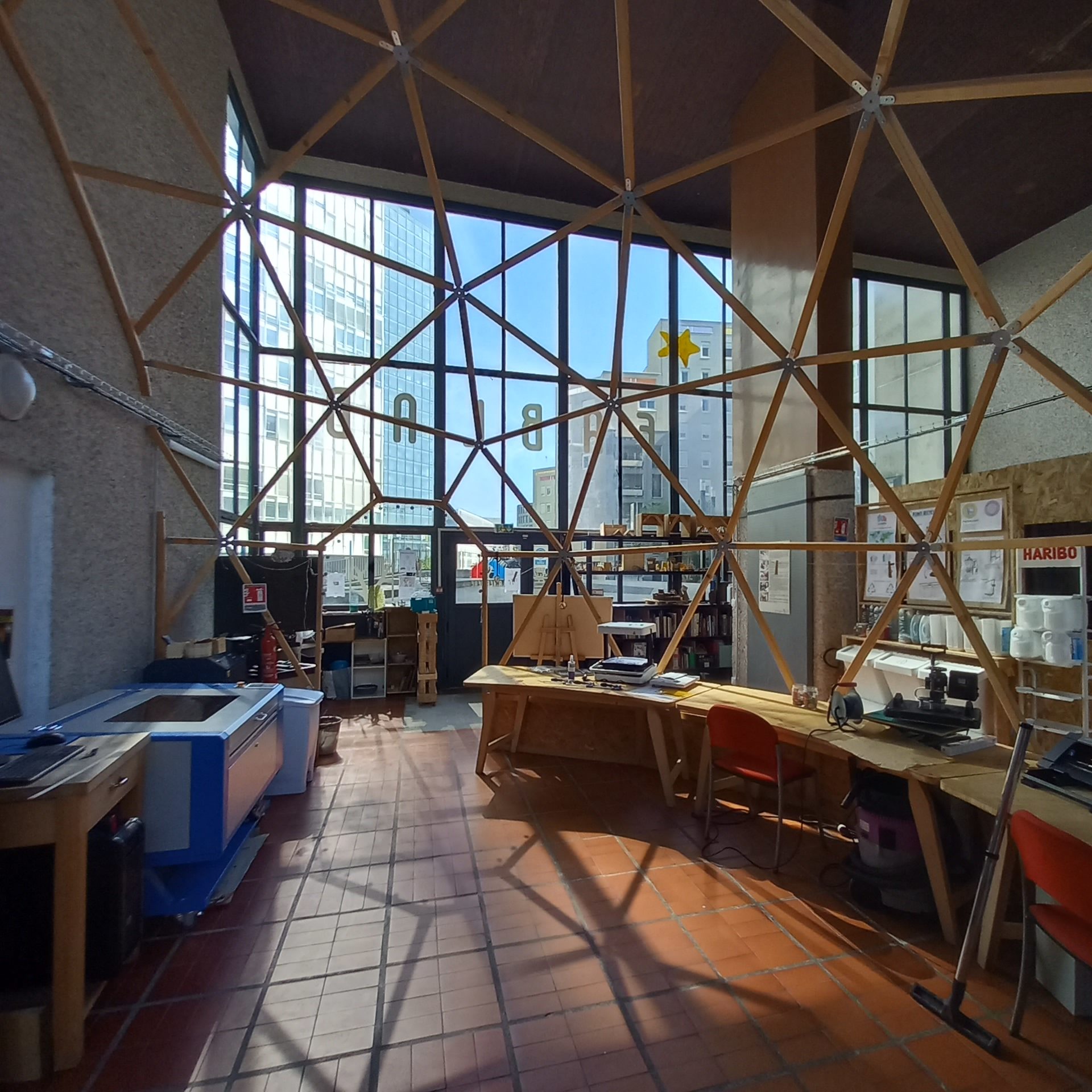 fablab-laverriere geode vue espace
